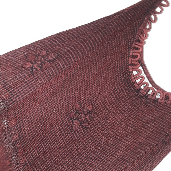 Red dress with Lil eyelets - Picture 3 of 4